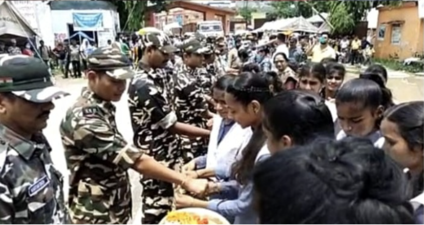 Girls tied rakhi to SSB on Indo-Nepal border