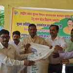 महराजगंज में किसानों को मिली बड़ी सौगात, विधायक ने बांटे मुफ्त धान के बीज